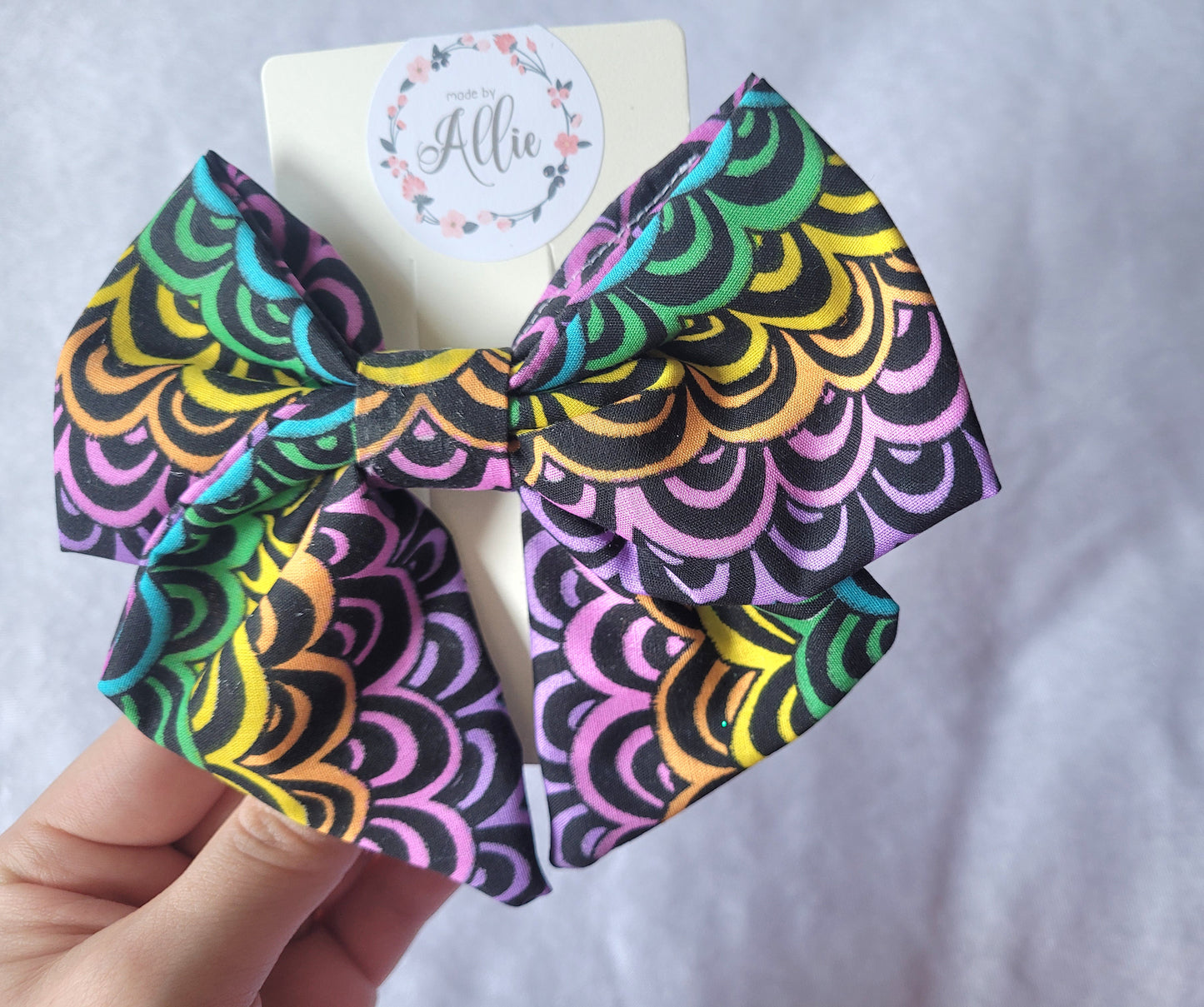 Wave Hair Bow